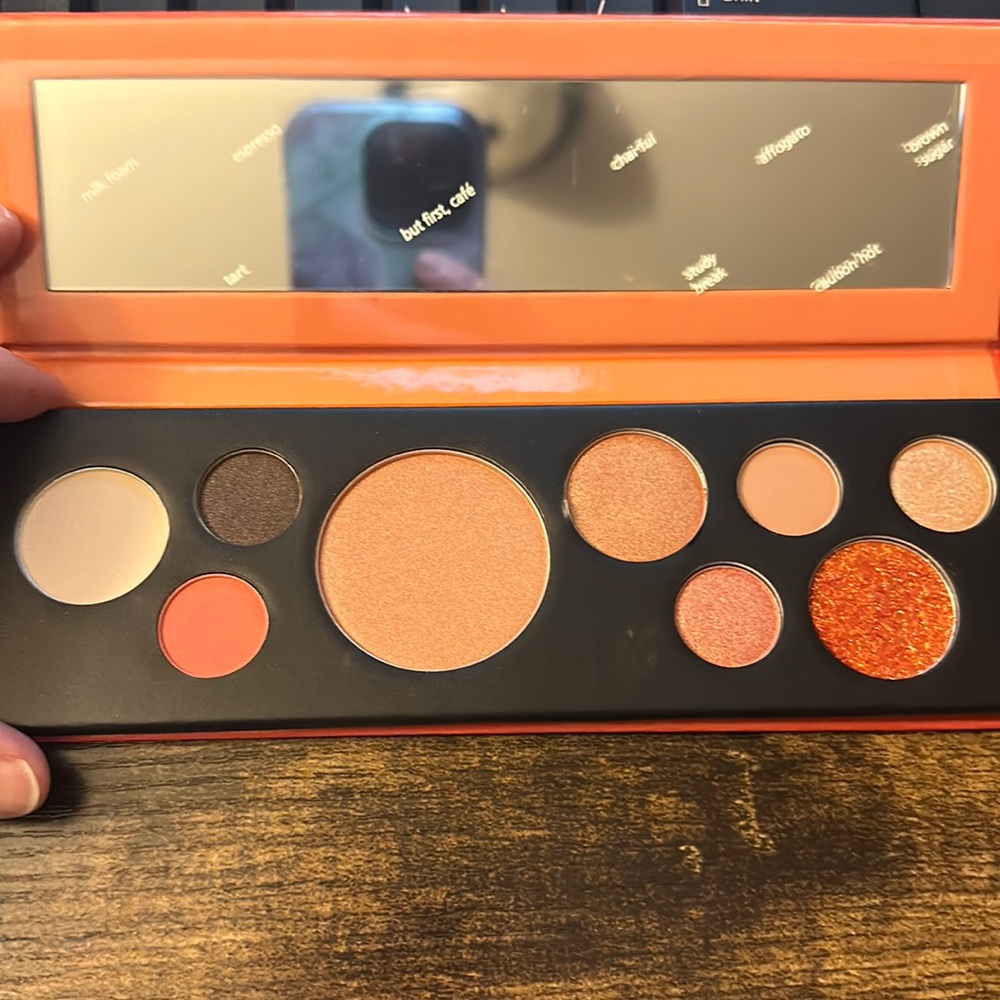 Touch in Sol fill up orange eye shadow pallet